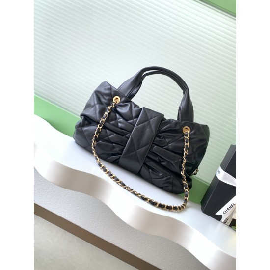 850 Chanel 25K bow is coming this season is the bow element deep poke my teenage heart clothes look so much better the price is also much better than the handmade shop bag the hottest two denim flap chain bag similar to the airport bag is very light and f
