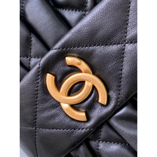 850 Chanel 25K bow is coming this season is the bow element deep poke my teenage heart clothes look so much better the price is also much better than the handmade shop bag the hottest two denim flap chain bag similar to the airport bag is very light and f