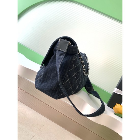 780 chanel airport bag well bo ran the same well bo ran the same chanel denim airport bag men and women children on the body sweet cool also suitable for boys this well bo have back really too handsome a fashionable essential on the body of the whole aura
