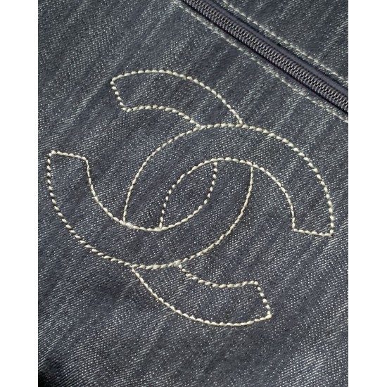 780 chanel airport bag well bo ran the same well bo ran the same chanel denim airport bag men and women children on the body sweet cool also suitable for boys this well bo have back really too handsome a fashionable essential on the body of the whole aura