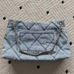 P680 brand Chanel model 5740 introduction original quality classic works of magnificence and temperament of the forefront of your unexpected noble leather species original imported denim lining with the original cloth hardware original hardware preparatio