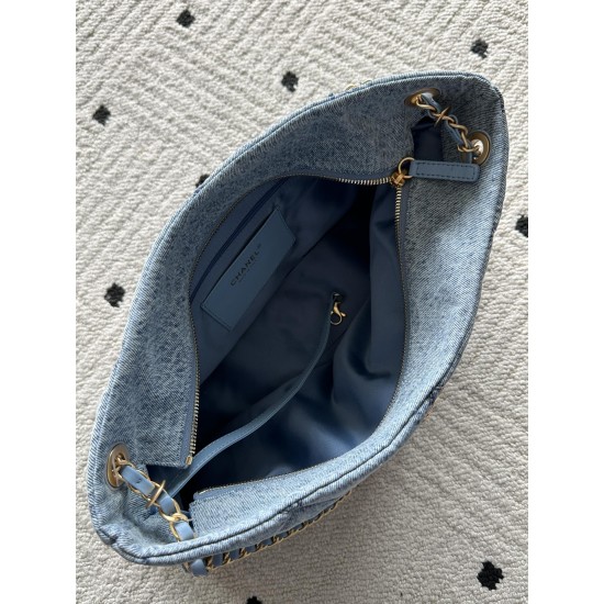 P680 brand Chanel model 5740 introduction original quality classic works of magnificence and temperament of the forefront of your unexpected noble leather species original imported denim lining with the original cloth hardware original hardware preparatio