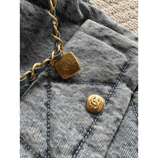 P680 brand Chanel model 5740 introduction original quality classic works of magnificence and temperament of the forefront of your unexpected noble leather species original imported denim lining with the original cloth hardware original hardware preparatio