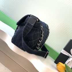 760 chanel airport bag well bo ran the same well bo ran the same chanel denim airport bag men and women children on the body sweet cool also suitable for boys this well bo have back really too handsome a fashionable essential on the body of the whole aura