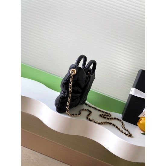 730 Chanel 25K bow is coming this season is the bow element deep poke my teenage heart clothes look so much better price is also much better than the handmade shop bag the hottest two denim flap chain bag similar to the airport bag is very light and fashi