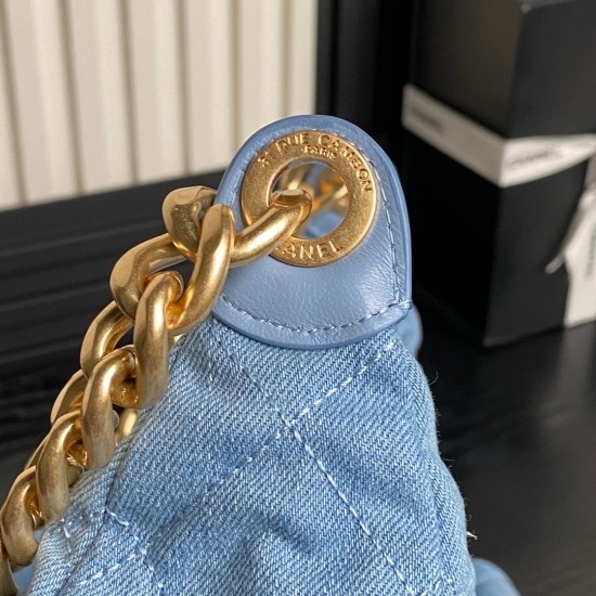 780 Cowboy Chane125C Early Spring Collection AS5302 Hoho Hippie Bag The double pocket design is very special The effect on the body is really great Casual and elegant Metal chain Hipster and retro Capacity is very large Size 273518 cm