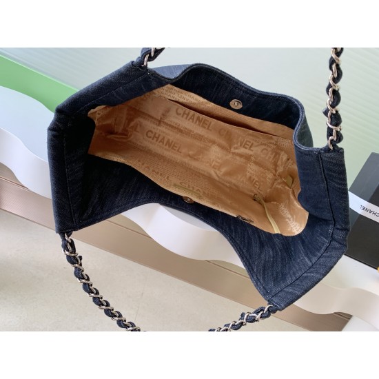 650 Chanel Cowboy Large Cowboy Bag Chanel Chanel Classic Perpetual Model vintega Cowboy Tote Chain Bag Double c Large Logo Bag Classic in the ceiling in kind is really durable and practical very good with the capacity is also super large Model No. AS2138 