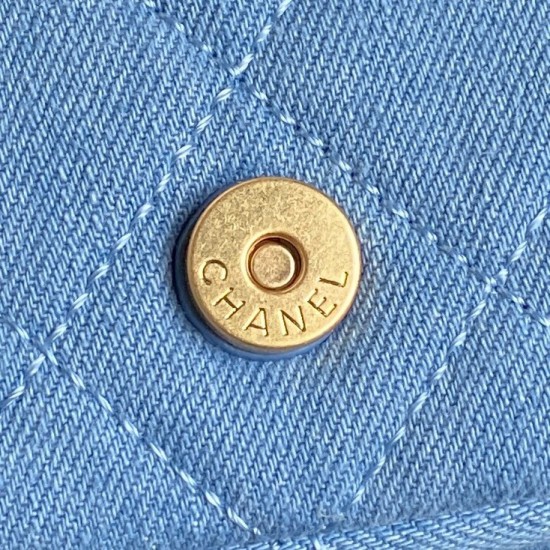 750 Cowboy Chane125C Early Spring Collection AS5339 Hoho Hippie Bag Double pocket design is very special The effect on the body is really great Casual and elegant Metal chain Trendy and retro Capacity is very large Size 223115cm