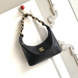 710 AS5837 new underarm bag small fire to the models all kinds of purchase post at present around the cabinet can not buy the hotness is very high premium rate ultra-high models old channel things original leather and special hardware a total of ten or so