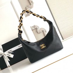 710 AS5837 new underarm bag small fire to the models all kinds of purchase post at present around the cabinet can not buy the hotness is very high premium rate ultra-high models old channel things original leather and special hardware a total of ten or so