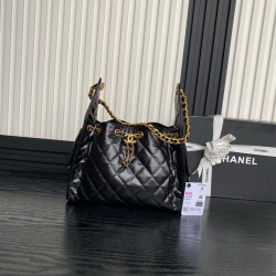 860 Chane125C show models HOBO BAG hippie bag AS5293 special design style glossy cowhide leather with gold metal super absolutely good with the upper body feel much better than the picture capacity is very touching left and right sides and double C logo e