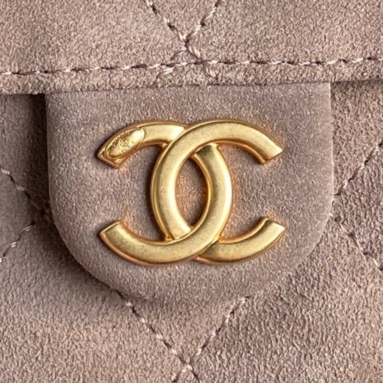 860 Chane125C show models HOBO BAG hippie bag AS5311 unique design style suede with gold metal super absolute good with the upper body feel much better than the picture capacity is very touching left and right sides and double C logo elegant retro Paris b