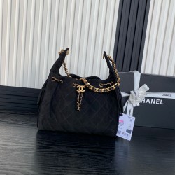 810 Chane125C show models HOBO BAG hippie bag AS5293 special design style glossy cowhide leather with gold metal super absolutely good with the upper body feel much better than the picture capacity is very touching left and right sides and double C logo e
