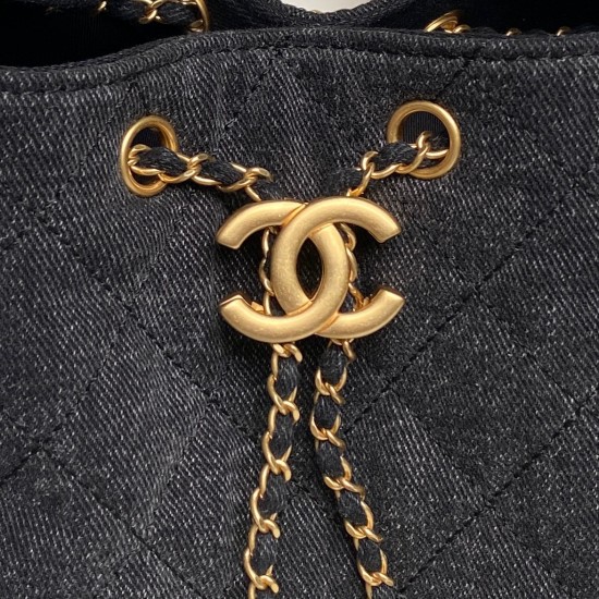 860 Chane125C show models HOBO BAG hippie bag AS5311 unique design style denim with gold metal super absolutely good with the upper body feel much better than the picture capacity is very touching left and right sides and double C logo elegant retro Paris