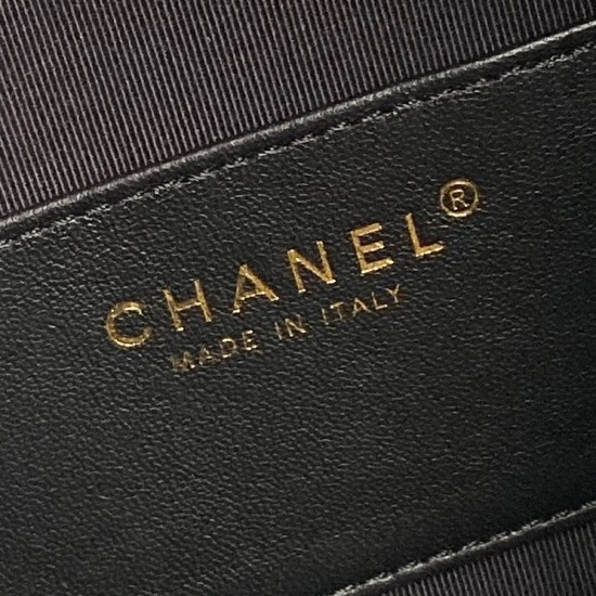 910 Chane125C show models HOBO BAG hippie bag AS5311 unique design style glossy cowhide leather with gold metal super absolutely good with the upper body feel much better than the picture capacity is very touching left and right sides and double C logo el