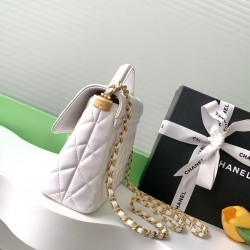 780 25p kelly super texture 25p kelly take it is who's dream bag can be hand-carried can be shoulder can be crossbody not a little girl can refuse this bag ah come on chanel you really very good at holding our overall super texture model number AS5356 siz