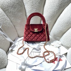 600 Spot 24A Kelly Handle Bag Velvet Cloth Fashion is a cycle of popular vintage kelly was redesigned by Chanel revitalized vintage Kelly with the classic handle handles named in the base plus leather through the chain shoulder strap to subvert the tradit