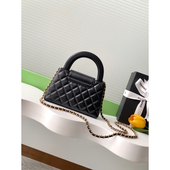 630 25c Kelly Lambskin Fashion is a cycle of popular vintage Kelly was redesigned by Chanel revitalization of vintage Kelly to the classic handle handle name in the base plus leather through the chain shoulder strap subvert the tradition of more casual an