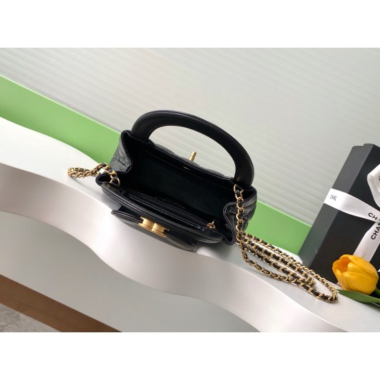 630 25c Kelly Lambskin Fashion is a cycle of popular vintage Kelly was redesigned by Chanel revitalization of vintage Kelly to the classic handle handle name in the base plus leather through the chain shoulder strap subvert the tradition of more casual an