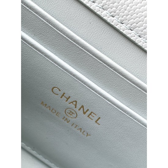 580 25A Cross Handle Leather Horizontal Large Horizontal flap design Retro and fashionable Leather interlocking chain handle is absolutely beautiful High-end sense of full of feel is also first-class Whether you are shoulder or handheld can easily manage 