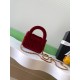 560 25a Kelly Velvet Fashion is a reincarnation of the popular vintage Kelly was redesigned by Chanel vintage Kelly with the classic handle hand out of the name in the base plus leather through the chain shoulder strap subvert the tradition of more casual