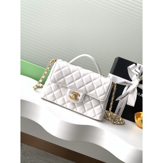 760 25p kelly super texture 25p kelly take it is who's dream bag can be hand-carried can be shoulder can be crossbody not a little girl can refuse this bag ah come on chanel you really very good to take our overall super texture model number AS5355 size 1