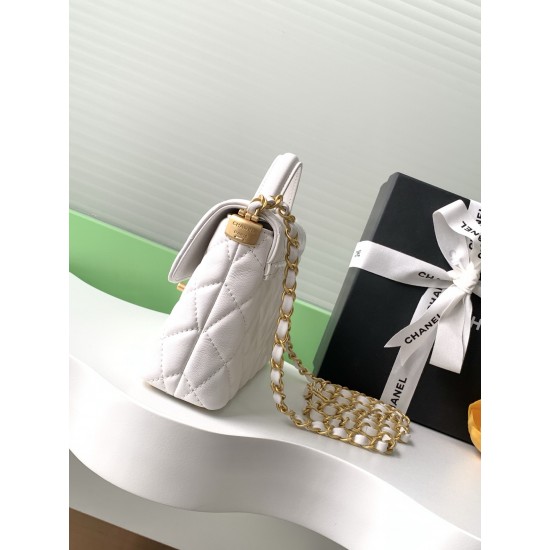 760 25p kelly super texture 25p kelly take it is who's dream bag can be hand-carried can be shoulder can be crossbody not a little girl can refuse this bag ah come on chanel you really very good to take our overall super texture model number AS5355 size 1