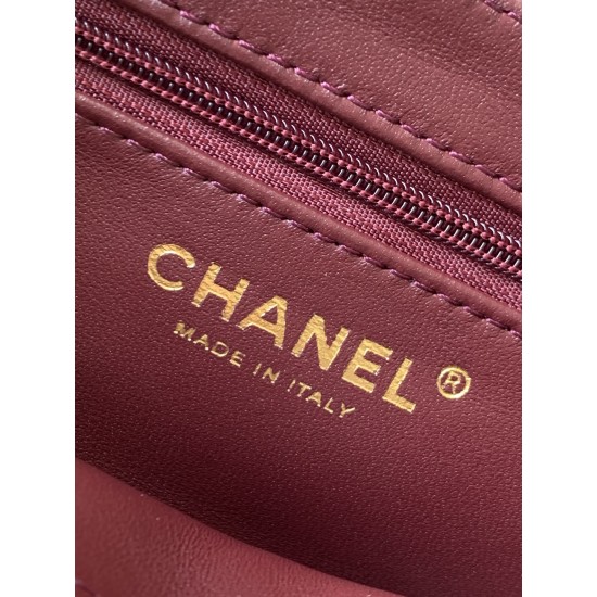 630 25a Kelly Velvet Fashion is a reincarnation of the big hit vintage Kelly was redesigned by Chanel vintage Kelly to the classic handle hand out of the name in the base plus leather through the chain shoulder strap to subvert the tradition of more casua