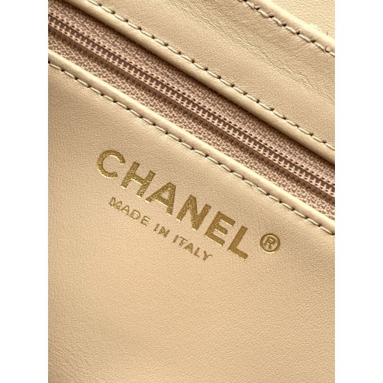 780 25c Kelly EditFashion is a cycleBig hit vintage Kelly was redesigned and revitalized by ChanelVintage Kelly is named after the classic handle handle in the base plus a leather chain shoulder strapSubverting the tradition is more casual and convenientM