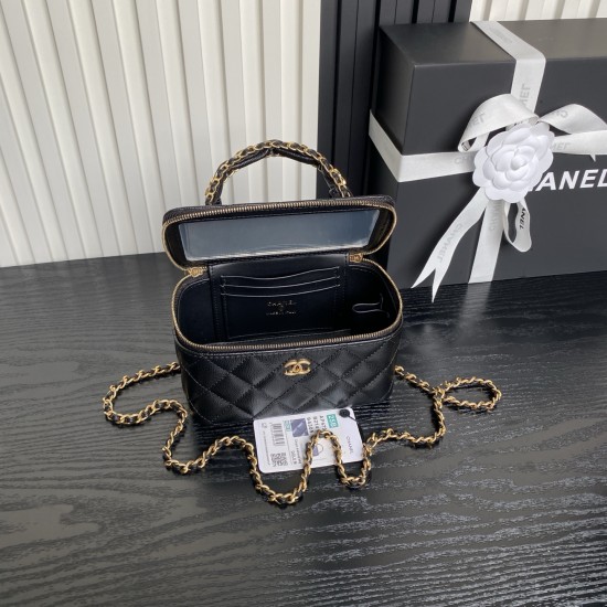 680 Chanel25B Double C logo handle cosmetic case AP4799 Exquisite handle design is more fashionable Grain cowhide leather with metal vintage hardware texture wear-resistant and durable Classic design style versatile and practical Really exquisite Oh high 