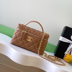 610 Chanel Sheepskin Mandarin Ducks Buckle 25C LP Handle Cosmetic Bag Box Bag Color very classic and durable shape pleasant pleasant capacity is also very large sun put two large cell phones is also more than enough love love shoulder strap can also be fr