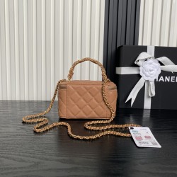 710 Chanel25B Double C logo handle cosmetic case AP4799 Exquisite handle design more fashionable Grain cowhide leather with metal vintage hardware texture wear-resistant and durable Classic design style versatile and practical Really exquisite Oh high val