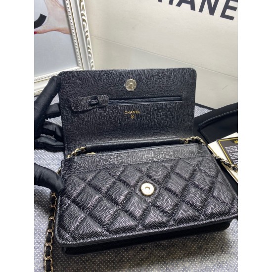 450 large explosive Chane AP1794 2020 new imported cowhide leather fine ball pattern woc too love at a glance on the logo than the classic model of the larger half wear leather half wear gold chain very delicate capacity do not worry about the capacity to