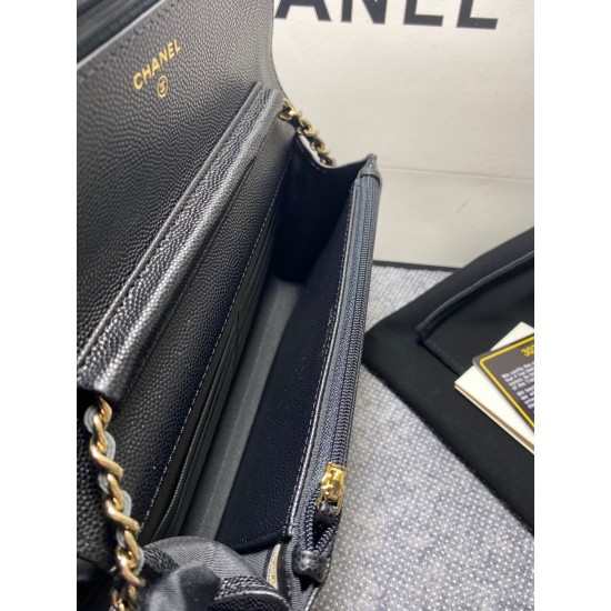 450 large explosive Chane AP1794 2020 new imported cowhide leather fine ball pattern woc too love at a glance on the logo than the classic model of the larger half wear leather half wear gold chain very delicate capacity do not worry about the capacity to