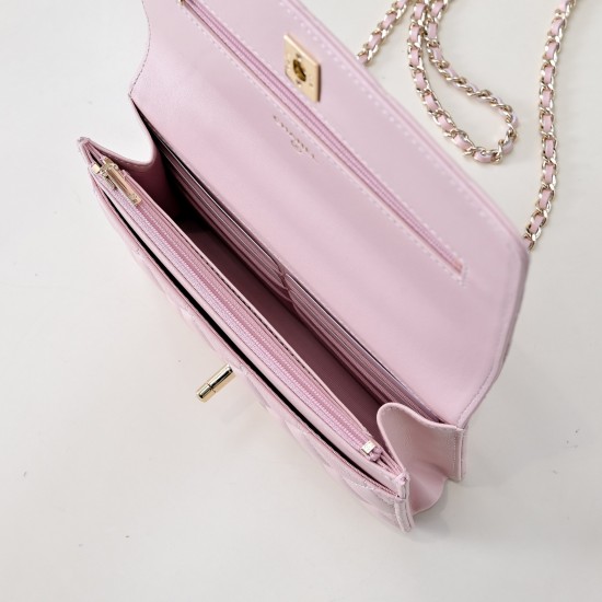 600 25P new woven handle woc Each has a unique highlight and careful color Tiny double C Logo throughout the body is a classic element of the bag handle is the finishing touch of the delicate revealed the introverted high-level object is super beautiful I