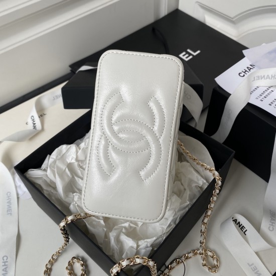 680 Chane124p woc pearl handle Ap3804 embossed double C logo high value details full of exquisite ah wax leather texture look extraordinarily expensive the more you look the more you like this elegant and sophisticated design Size 17cm