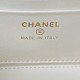 680 Chane124p woc pearl handle Ap3804 embossed double C logo high value details full of exquisite ah wax leather texture look extraordinarily expensive the more you look the more you like this elegant and sophisticated design Size 17cm