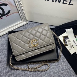 450 large explosive Chane AP1794 2020 new imported cowhide leather fine ball pattern woc too love at a glance on the logo than the classic model of the larger half wear leather half wear gold chain very delicate capacity do not worry about the capacity to