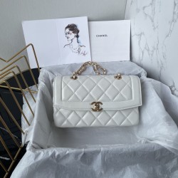 700 spot 25P new favorite fragrant grandmother home this bag back out to be chased asked classic lambskin mouth cover bag simple and exquisite whether the black body with the body presents a kind of elegant temperament as if with the beach series of fresh