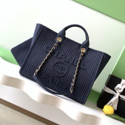 750 Chanel beach bag shopping bag made of material cotton production calfskin and metal collocation in the era of small waste bag to kill off the big bag said fashion is a circle turn a circle and come back, however, chanel and give it more texture and fa