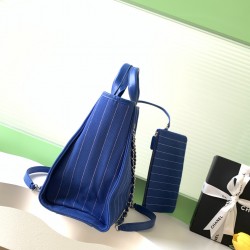 780 23P beach bag shopping bag made of material cotton made of calfskin and silver metal collocation in the era of the small waste bag to kill the big bag said fashion is a circle turn around and back again, however, chanel has given it more texture and f