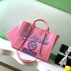 780 23P beach bag shopping bag made of material cotton made of calfskin and silver metal collocation in the era of the small waste bag to kill the big bag said fashion is a circle turn around and back again, however, chanel has given it more texture and f