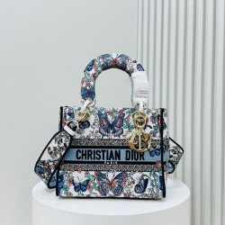 450Original Embroidery Lady five compartments spot embroidery toffee Tote limited series Puglia idyllic theme of high-grade hardware craftsmanship sense of full display of early spring fluttering style full of poetic and new spring breathsize24cm Model 99