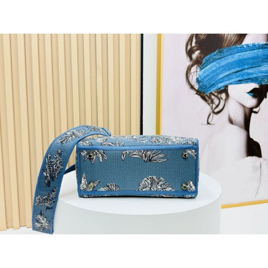 450Original Embroidery Lady five compartments spot embroidery toffee Tote limited series Puglia idyllic theme of high-grade hardware craftsmanship sense of full display of early spring fluttering style full of poetic and new spring breathsize24cm Model 99