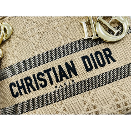 Lot of 450 original single embroidery Lady five frame spot embroidery toffee Tote limited series Puglia idyllic theme of high-grade hardware craft sense of full display of early spring fluttering style full of poetry and the new spring breathsize24cm Mode