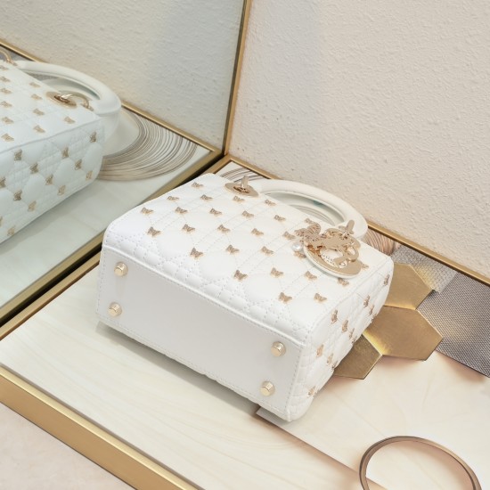 250 four compartments 20cm lady latest limited edition thick butterfly studs toffee bag W manpower a must have My Lady new practice pocket flap shoulder handbag classic shoulder crossbody British royal toffee bag removable leather shoulder strap feel soft