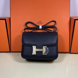 Kang Kang 18 classic black gold buckle handmade wax line all steel micro-engraved lettering hass original Epsom leather unique two-tone effect logo celebrate celebrateconstance also known as the stewardess bag at first glance like a youthful little girl v