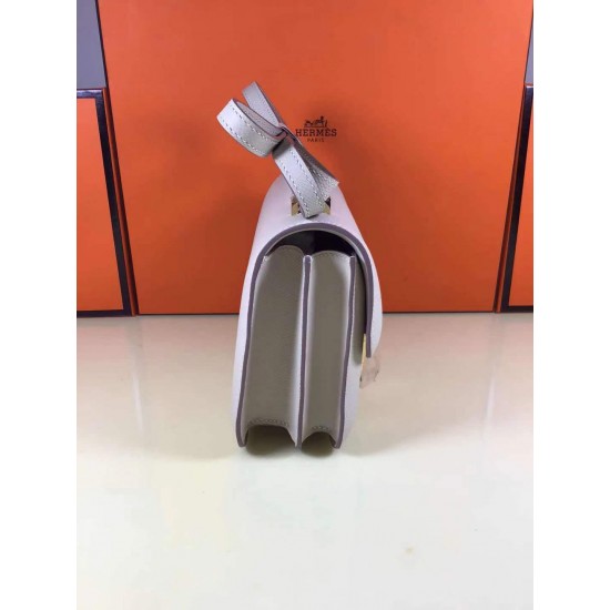 Kang Kang 18 milkshake white gold buckle handmade wax line all steel micro-engraved lettering engraved hass original Epsom leather unique two-tone effect logo Celebrate the celebrationconstance also known as the stewardess bag At first glance, it looks li