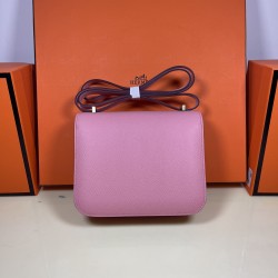 Kang Kang 18 Milkshake Powder Gold Buckle Handmade Waxed Line All Steel Micro Engraved Lettering Engraved hass Original Epsom Leather Unique Two Color Effect Logo Celebrate the celebration of constance Also known as the stewardess bag At the first glance,