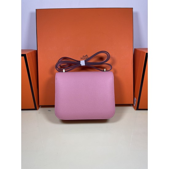 Kang Kang 18 Milkshake Powder Gold Buckle Handmade Waxed Line All Steel Micro Engraved Lettering Engraved hass Original Epsom Leather Unique Two Color Effect Logo Celebrate the celebration of constance Also known as the stewardess bag At the first glance,